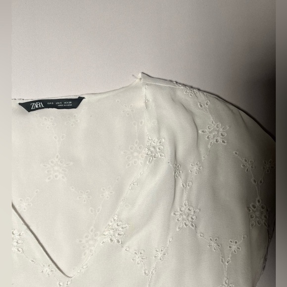ZARA WHITE EMBROIDERED BLOUSE - Picture 3 of 3